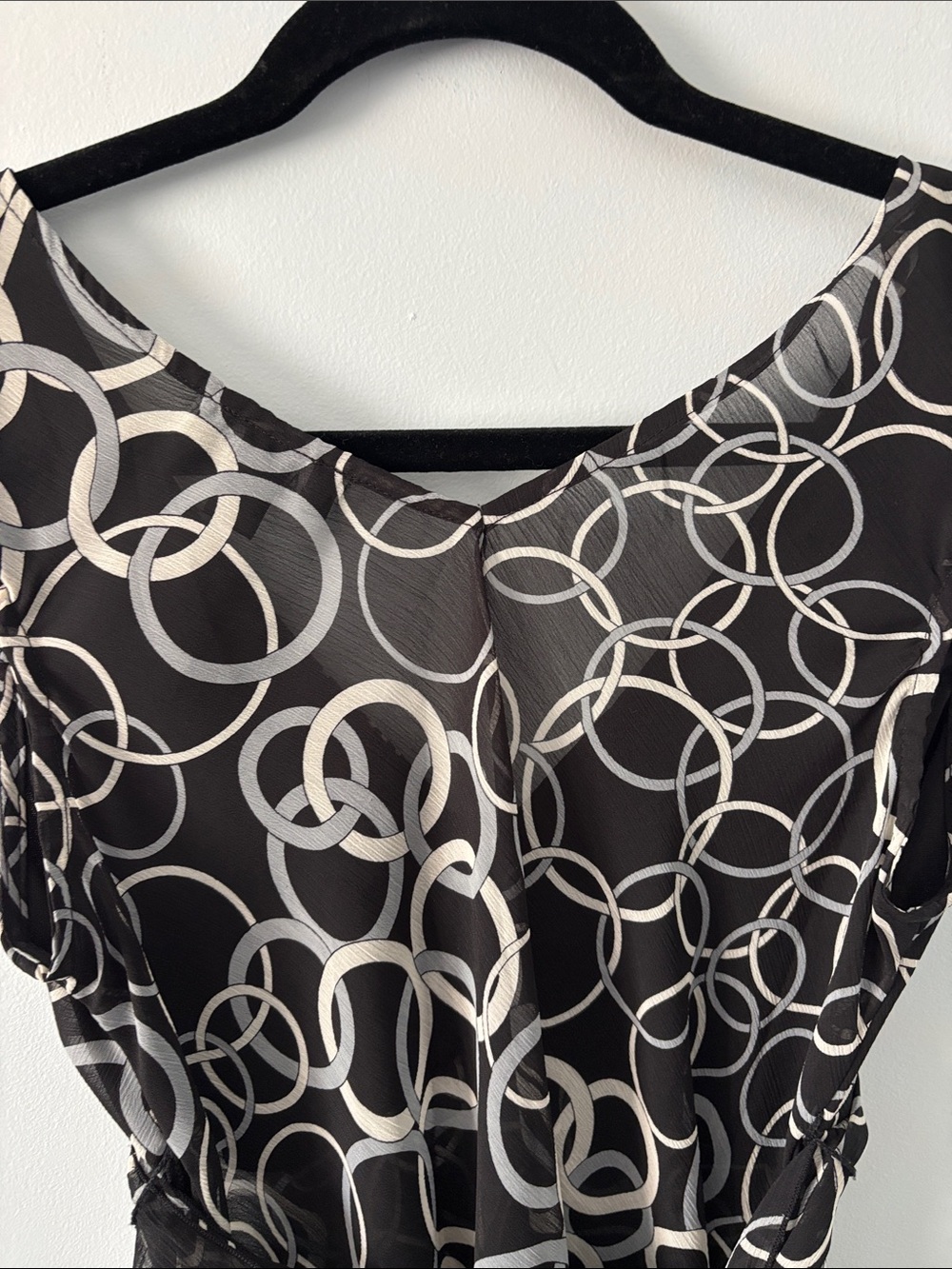 A. Byer Black Blouse with White Ring Print and Front Knot - Picture 4 of 8